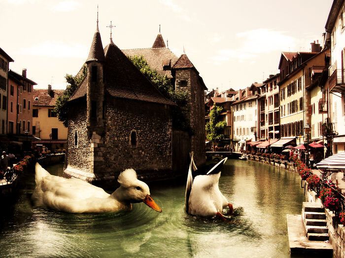 What Would Happen If Giant People "Invaded" Our Cities? Digital Artists Bring That Answer