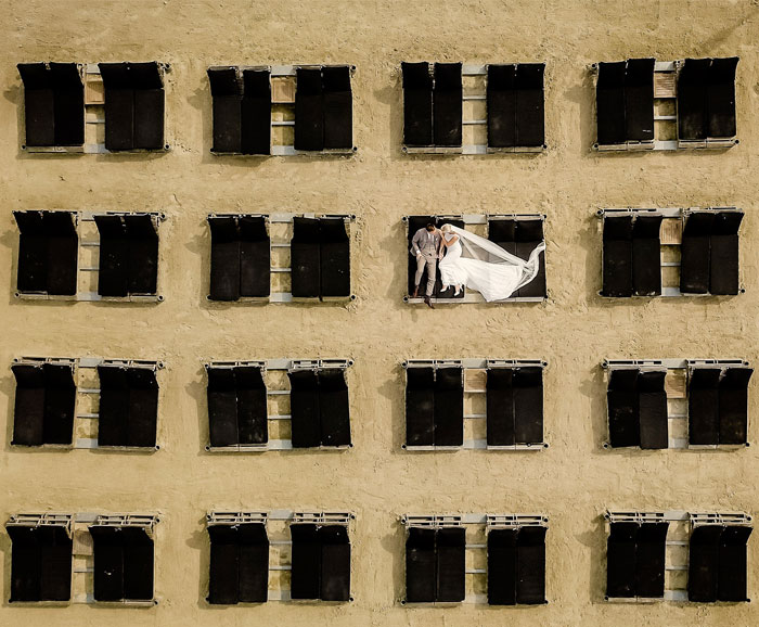 The Most Brilliant And Creative Wedding Photos Of The Decade Have Been Announced, Here Are The Best 50 Pics
