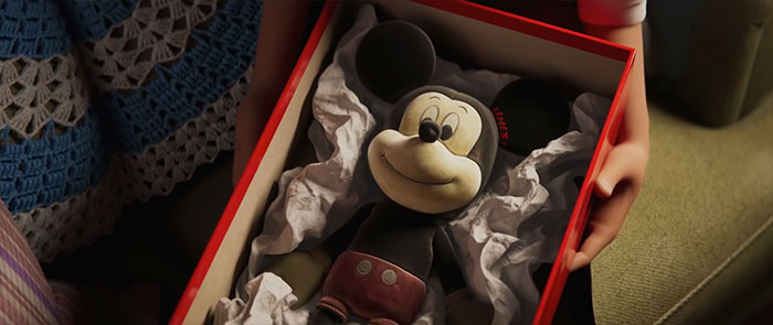 Disney's Newest Christmas Ad Is Hitting People Right In The Feels Disney's Newest Christmas Ad Is Hitting People Right In The Feels