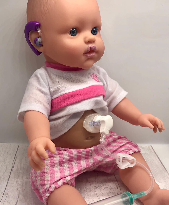 Mom Starts Making Inclusive Dolls After She Couldn't Find Any With Hearing Aids For Her Deaf Daughter Mom Starts Making Inclusive Dolls After She Couldn't Find Any With Hearing Aids For Her Deaf Daughter