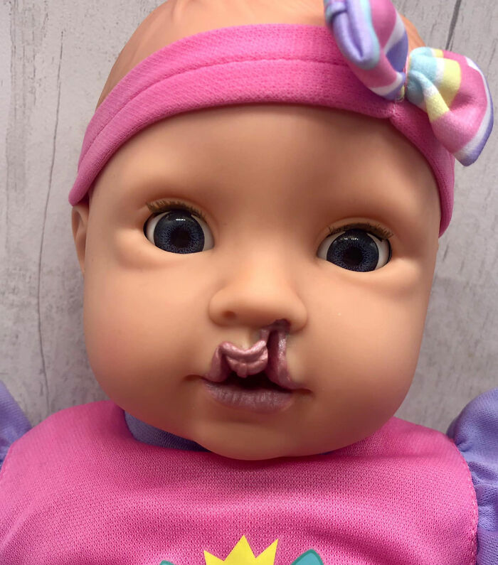 Mom Starts Making Inclusive Dolls After She Couldn't Find Any With Hearing Aids For Her Deaf Daughter Mom Starts Making Inclusive Dolls After She Couldn't Find Any With Hearing Aids For Her Deaf Daughter