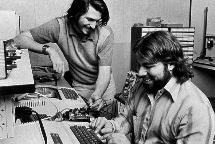 Apple, 1976