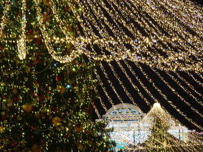 I Was In Moscow Before Christmas Last Year And The Lights Were Magical