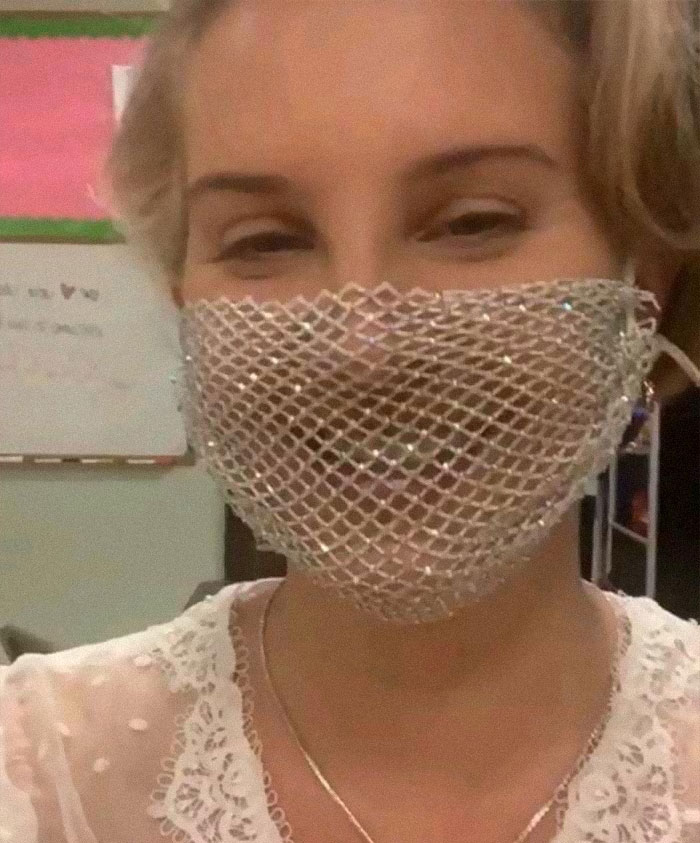 Lana Del Rey Responds To People Who Criticized Her For Wearing A Mesh Face Covering During The Coronavirus Pandemic Lana Del Rey Responds To People Who Criticized Her For Wearing A Mesh Face Covering During The Coronavirus Pandemic