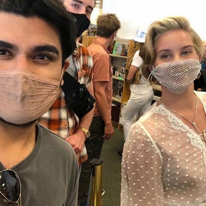 Lana Del Rey Responds To People Who Criticized Her For Wearing A Mesh Face Covering During The Coronavirus Pandemic