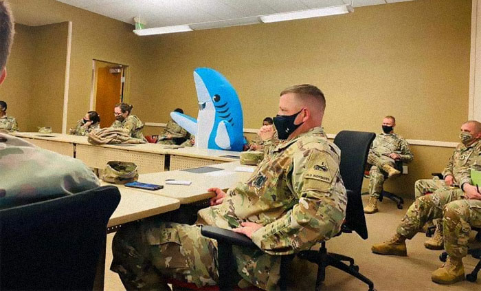 44 People Who Dressed Up For Halloween Thinking Everyone Would But No One Else Did