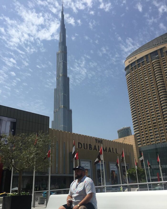 The Dubai Mall - The World's Largest Shopping Mall, Rating 2/10