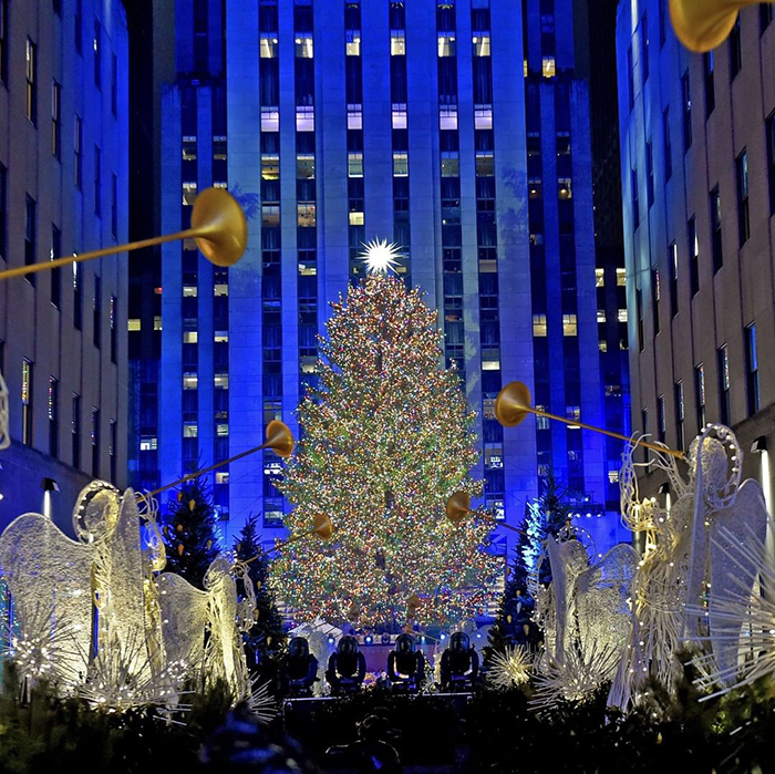 Rockefeller Center Put Up A Christmas Tree, Everyone Started Mocking It, So They Clapped Back