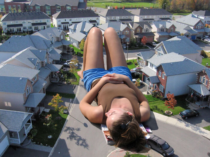 What Would Happen If Giant People "Invaded" Our Cities? Digital Artists Bring That Answer