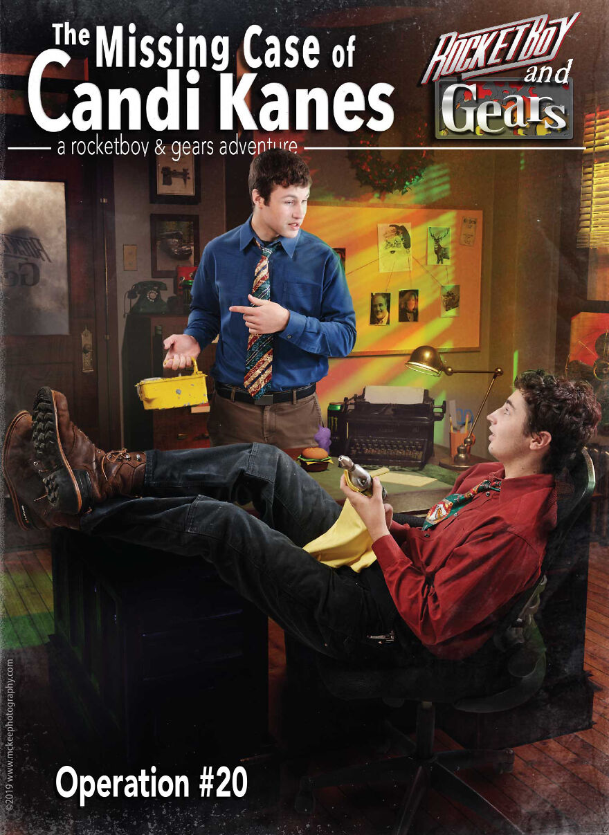 Every Year For The Last 21 Years, Our Family Has Been Creating Christmas-Themed Holiday Cards With A Twist (21 Pics)