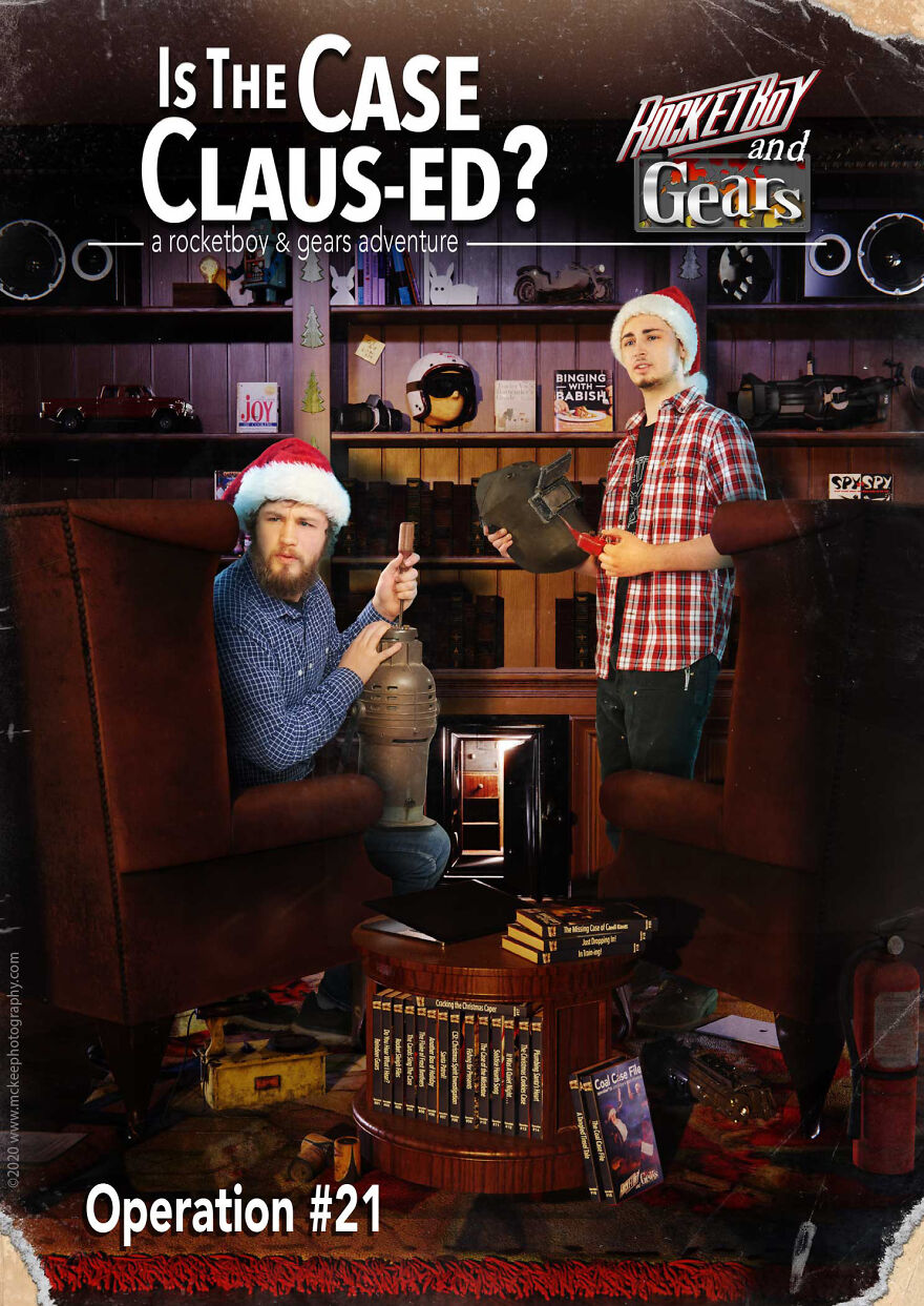 Every Year For The Last 21 Years, Our Family Has Been Creating Christmas-Themed Holiday Cards With A Twist (21 Pics) Every Year For The Last 21 Years, Our Family Has Been Creating Christmas-Themed Holiday Cards With A Twist (21 Pics)