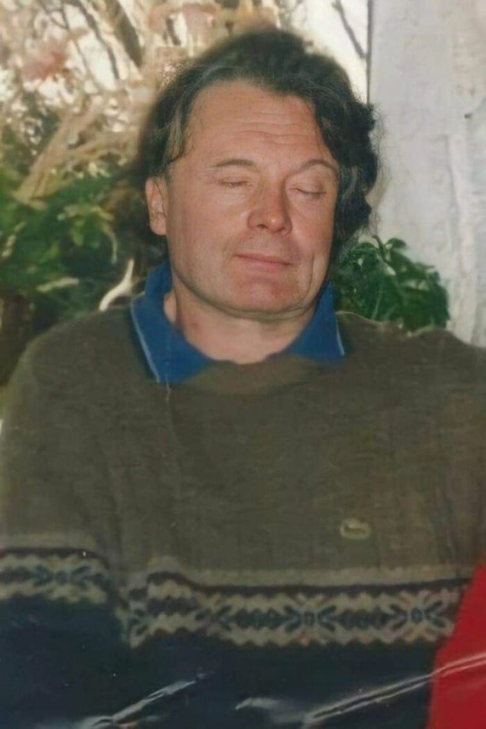 Son Manages To Track Down Homeless Dad After 10+ Years Of Not Seeing Him Son Manages To Track Down Homeless Dad After 10+ Years Of Not Seeing Him