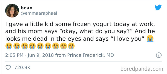 Tweet showing a funny story about kids not being born smart, highlighting humorous and innocent kid moments.