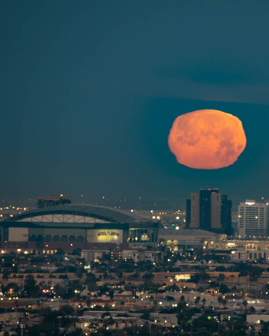 Meet Zach Cooley, The Photographer Who Calls Himself A "Moon Chaser" (50 Pics)