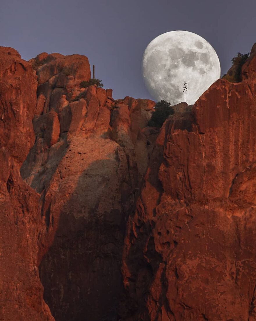 Meet Zach Cooley, The Photographer Who Calls Himself A "Moon Chaser" (50 Pics)