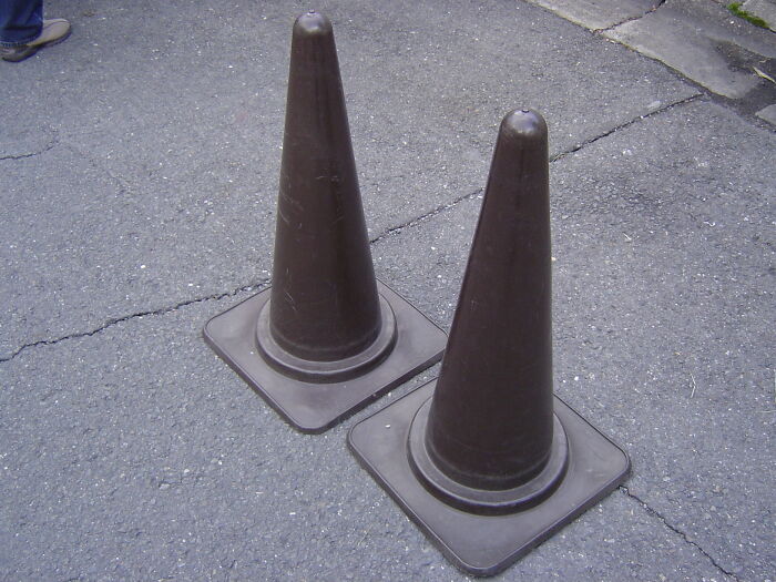 Businesses And Brands Have To Re-Paint Their Logos In Kyoto Due To City's Strict Landscaping Guidelines And Here's How It Looks (12 Examples)