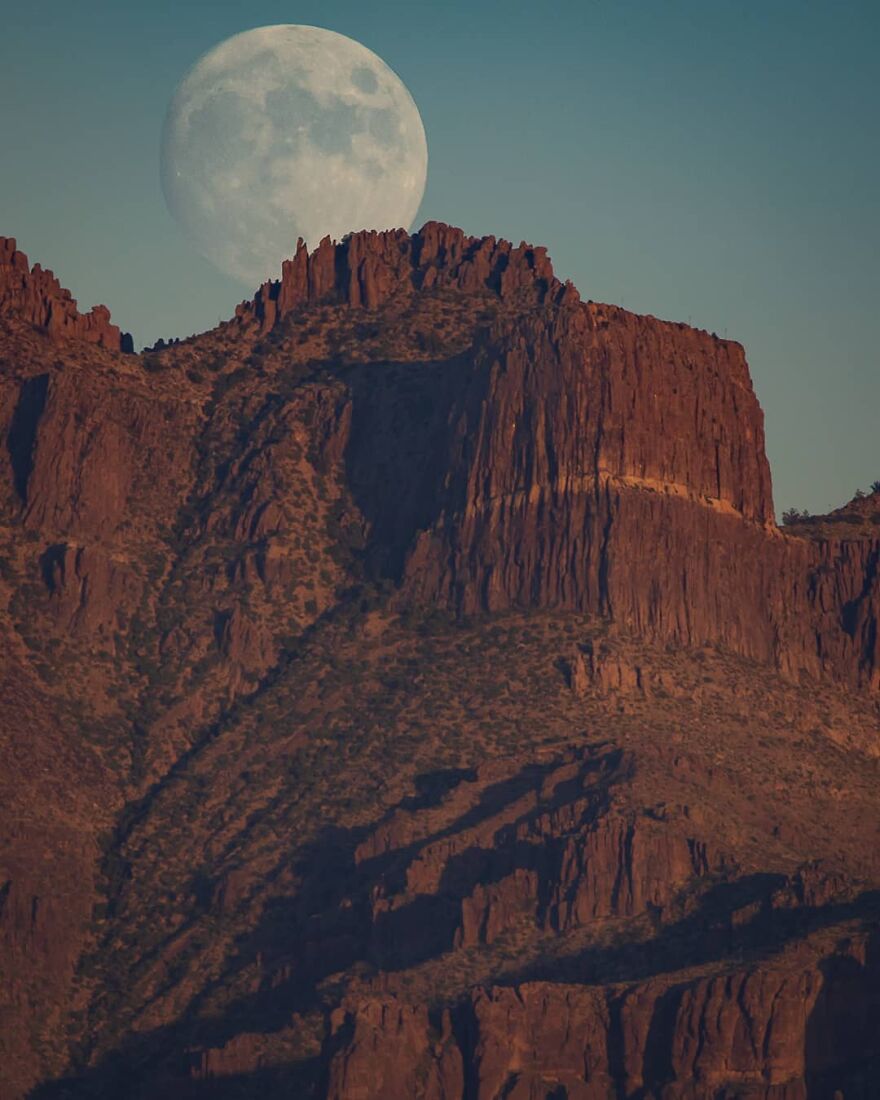 Meet Zach Cooley, The Photographer Who Calls Himself A "Moon Chaser" (50 Pics)