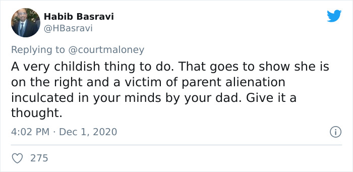 890K People On Twitter Are Cracking Up At This Dad Who Decided To Photoshop His Ex-Wife Out Of A Family Pic Before Posting It