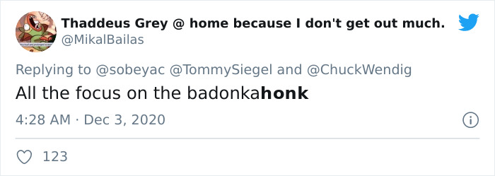 People 'Criticized' How This Artist Drew Bird Legs, So He Trolled Them By "Fixing" The Legs