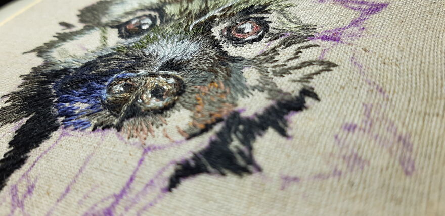 I Made My First Pet Embroidery Of Our Family Dog Who Passed Away For My Mom In 2018, Now I Make Them Professionally