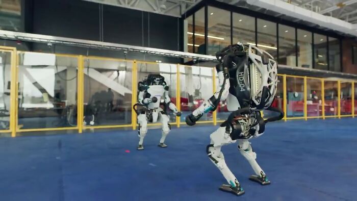 Boston Dynamics Recorded A Video Of Its Robots Performing Impressive New Year Dance Boston Dynamics Recorded A Video Of Its Robots Performing Impressive New Year Dance