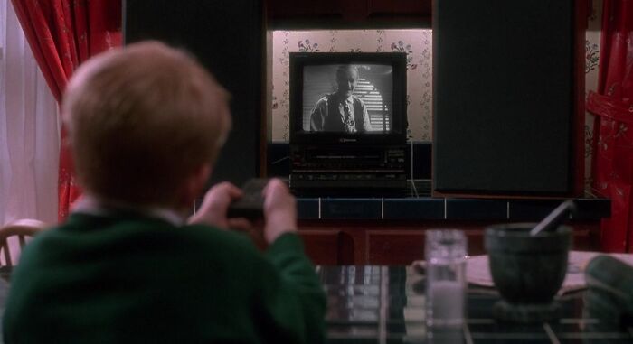 In Home Alone, The Gangster Movie "Angels With Filthy Souls" Featuring The Infamous Line "Keep The Change, Ya Filthy Animal" Was Created Solely For Home Alone And Does Not Exist In Reality. It Was Based On A Gangster Movie Of A Similar Title, "Angels With Dirty Faces"