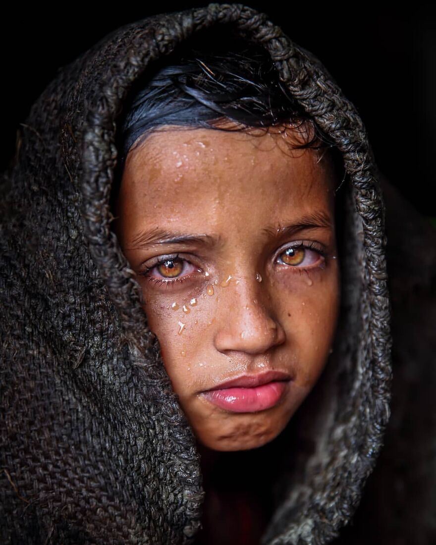 Photographer Manages To Capture The Soul Emotion Of Bangladesh's Population