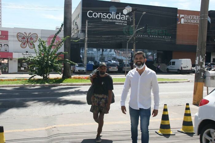 This Homeless Man Is Found By His Family Who Thought He Had Been Dead For 10 Years After His Transformation Photos Go Viral This Homeless Man Is Found By His Family Who Thought He Had Been Dead For 10 Years After His Transformation Photos Go Viral