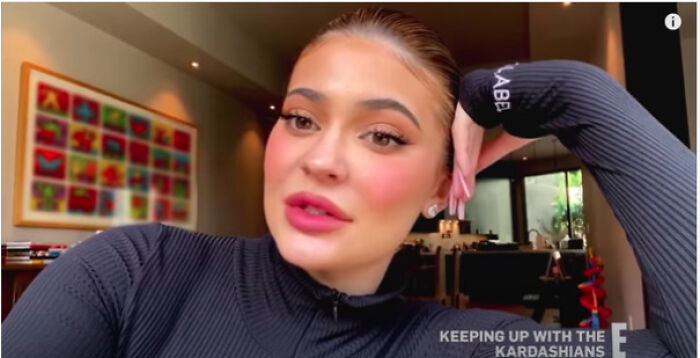 In The Trailer For The New Season Of Kuwtk: Girl, You Own A Makeup Company How Can You Get This So Wrong?