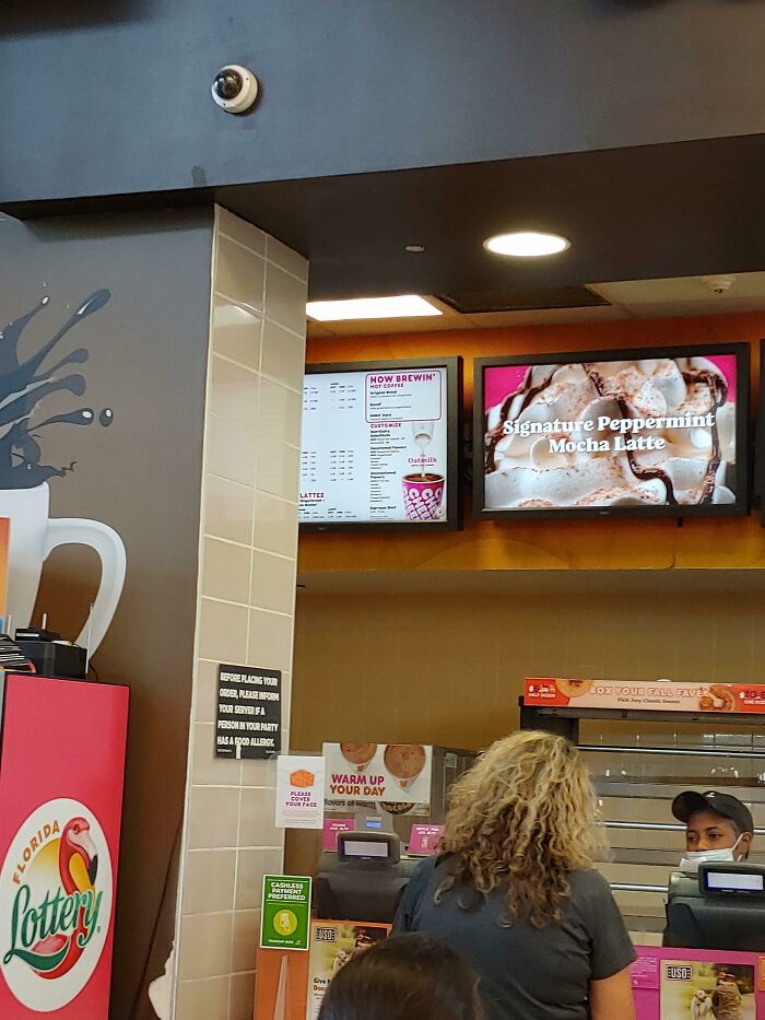 A Wall Covered Half Of The Menu Screen, And All Of The Menus On The Screens Had Incredibly Tiny Text Making It Hard To See