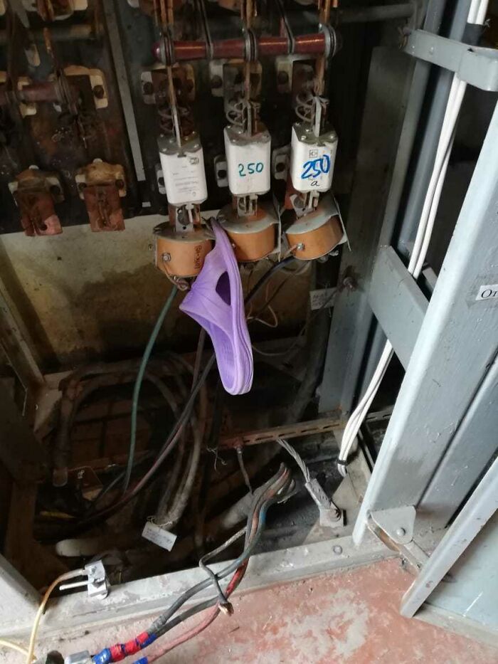 Just A Little Slipper Isolating Two 250 Amps Main Power Lines