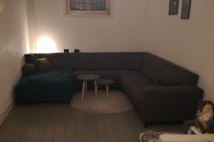 My Sister In Laws Couch In Her Living Room