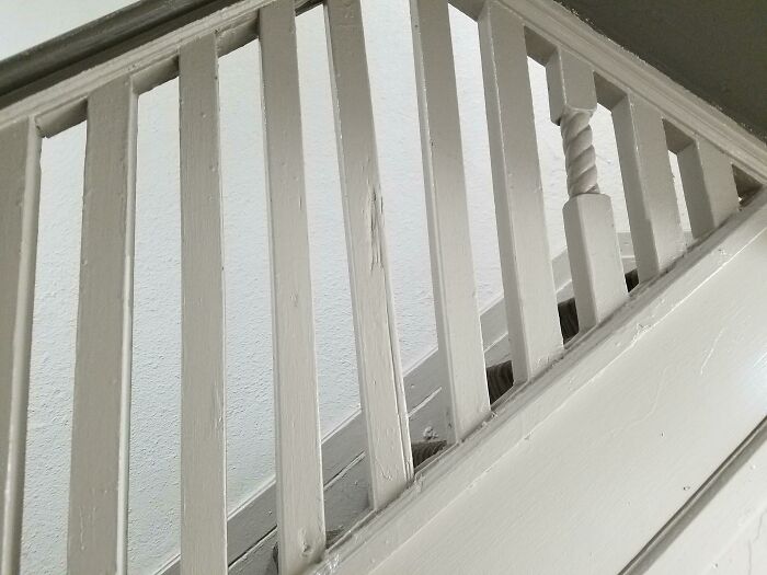 This One Post In The Stairwell At My Apartment Annoys The Heck Out Of Me Everytime I Pass By It