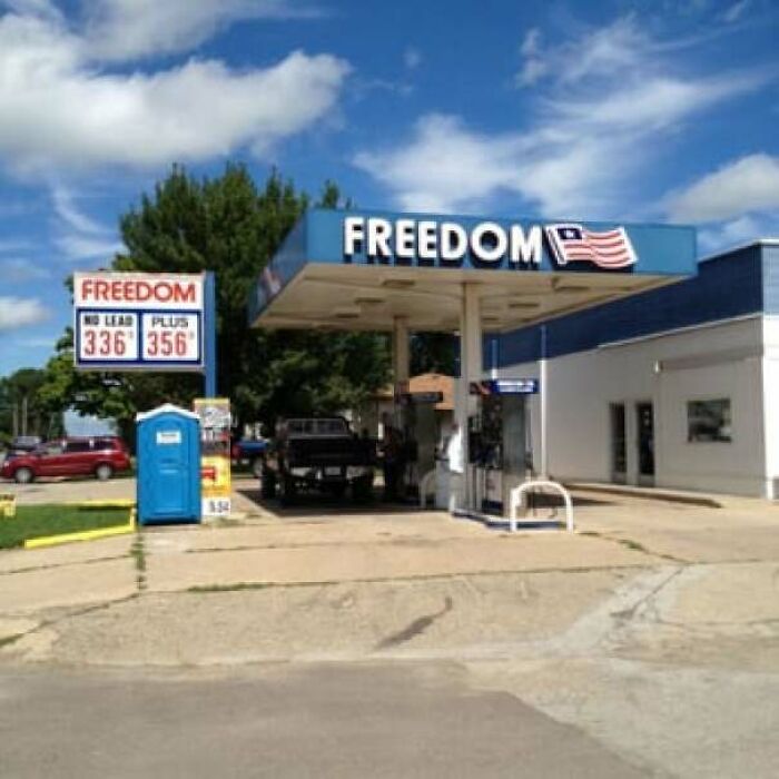 It's A Gas Station In Illinois
