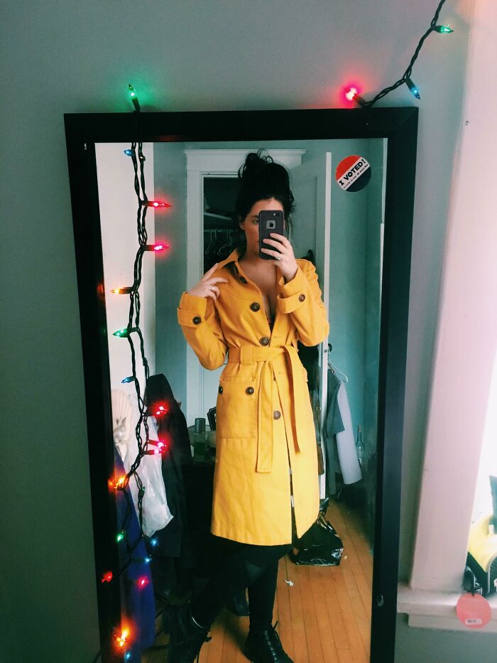 This Beautiful Yellow Vintage Coat! $10