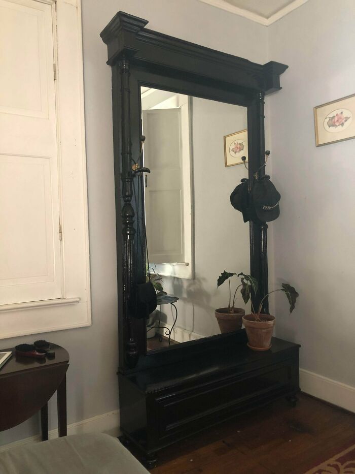 Found This 8ft Tall Mirror On The Side Of The Road & Gave It A Fresh Coat Of Paint