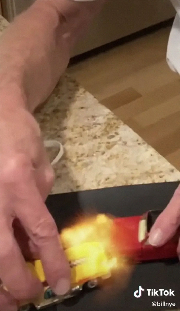 Bill Nye Perfectly Shuts Down Anti-Maskers' Fake Science On Why Masks Don't Work