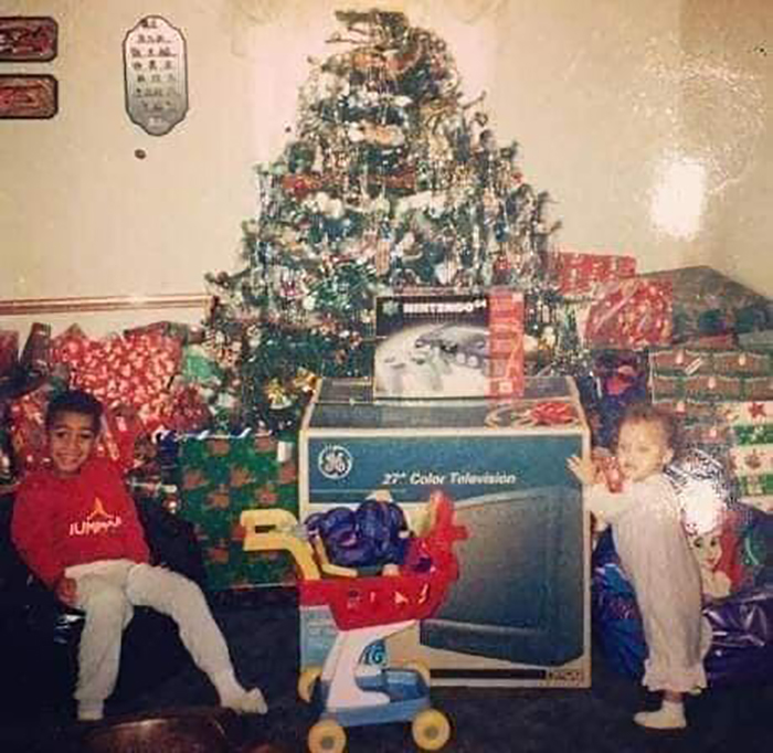 90s-Vintage-Christmas-Gifts-Photos