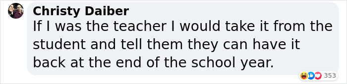 Woman Smuggles A Cat Into Her Classes Because It Didn't Want To Be Left Alone Woman Smuggles A Cat Into Her Classes Because It Didn't Want To Be Left Alone