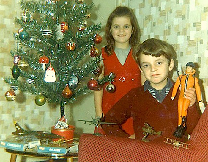 90s-Vintage-Christmas-Gifts-Photos