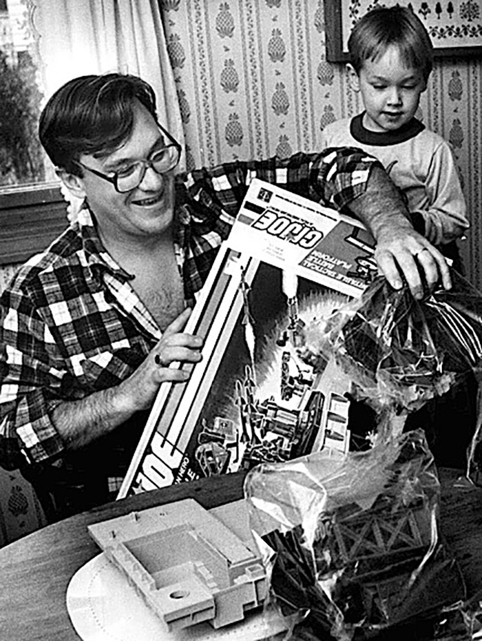 90s-Vintage-Christmas-Gifts-Photos