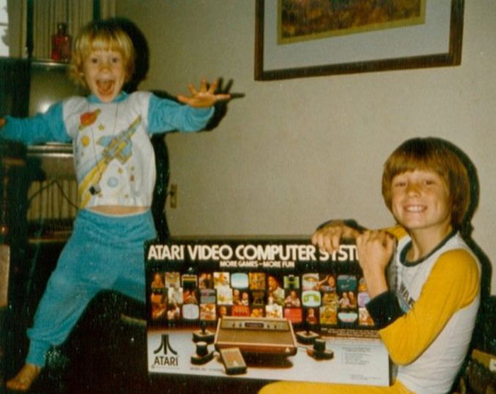 90s-Vintage-Christmas-Gifts-Photos