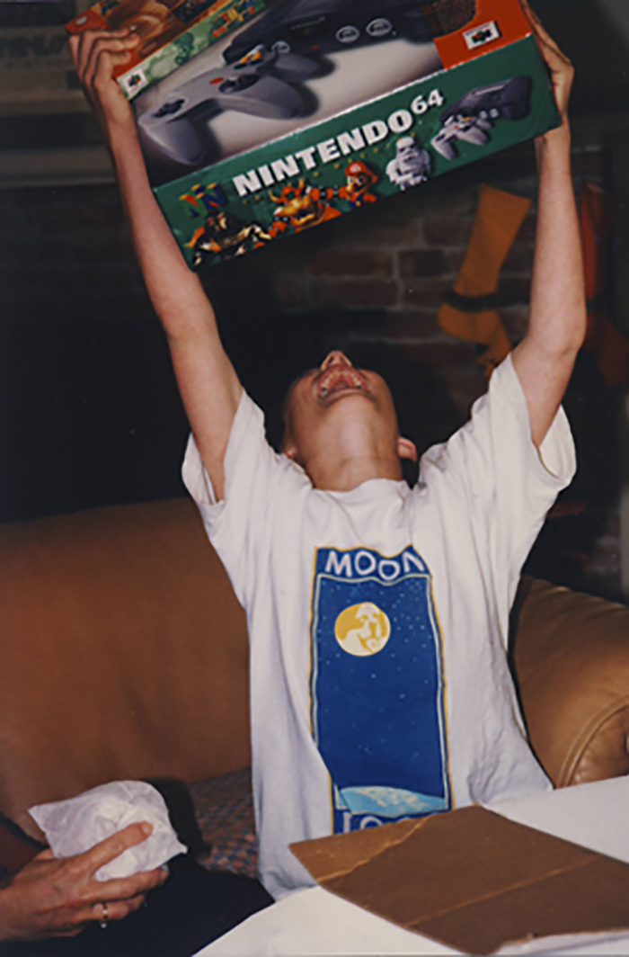 90s-Vintage-Christmas-Gifts-Photos