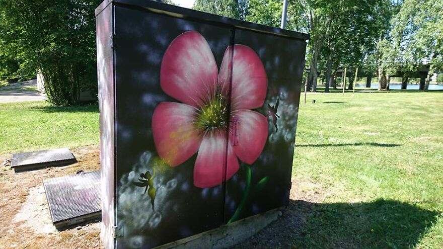 Artist Transforms Electrical Cabinets To Beautiful Outdoor Art Exhibition Artist Transforms Electrical Cabinets To Beautiful Outdoor Art Exhibition