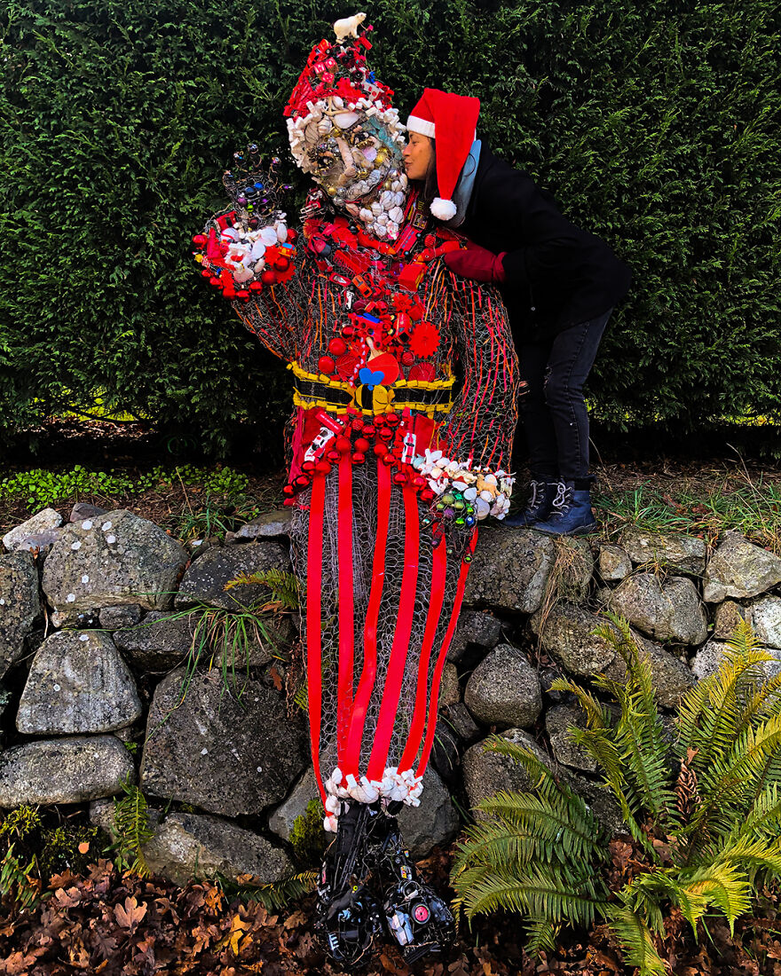 I Made An 11 Foot I-Spy Santa From Old Christmas Presents