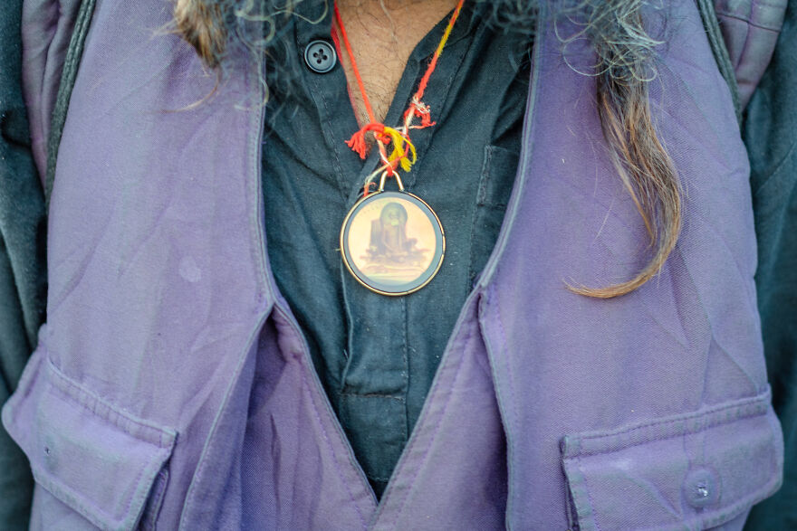My Photos Of Strangers Wearing Lockets & Pendants