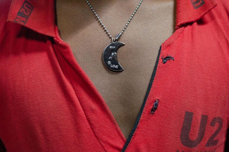 My Photos Of Strangers Wearing Lockets & Pendants