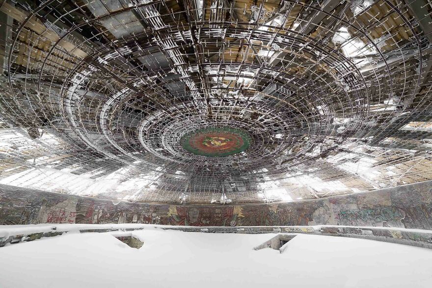 Buzludzha, Bulgaria