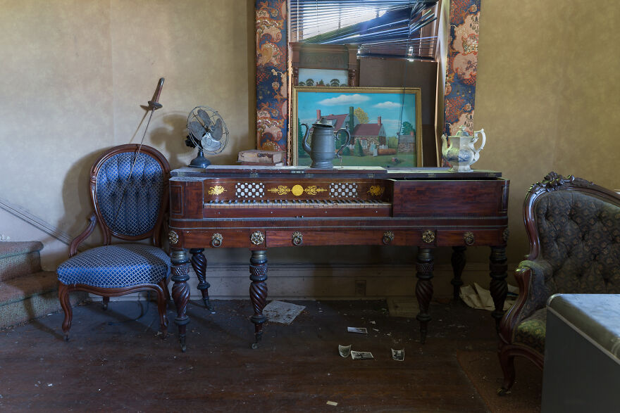 I Found An Abandoned 19-Century Cottage That Belonged To An Enigmatic Clockmaker And Collector Of Curios (27 Pics) I Found An Abandoned 19-Century Cottage That Belonged To An Enigmatic Clockmaker And Collector Of Curios (27 Pics)