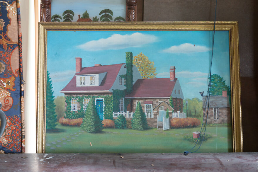 I Found An Abandoned 19-Century Cottage That Belonged To An Enigmatic Clockmaker And Collector Of Curios (27 Pics) I Found An Abandoned 19-Century Cottage That Belonged To An Enigmatic Clockmaker And Collector Of Curios (27 Pics)